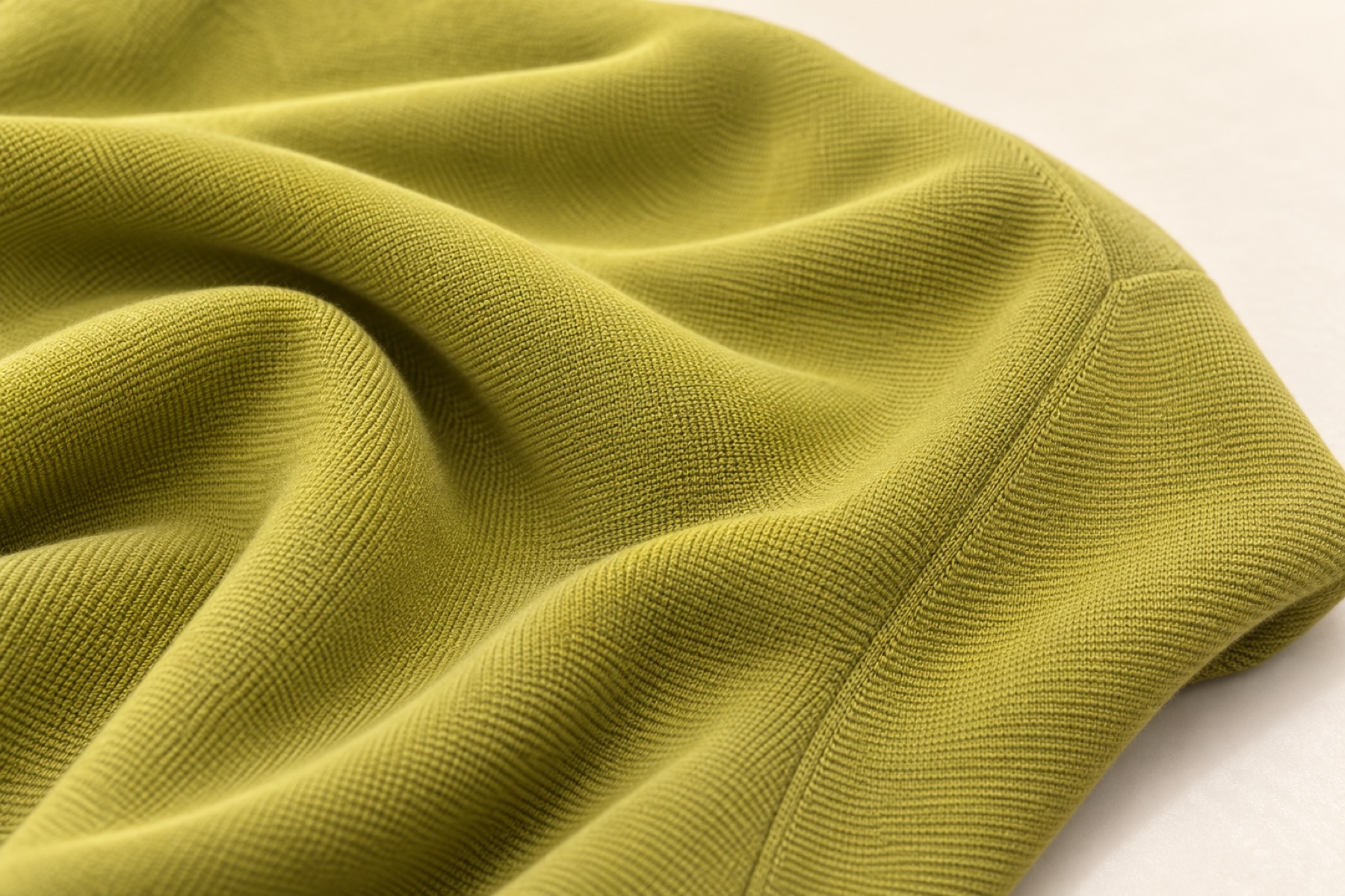 Fine gauge knitted structure