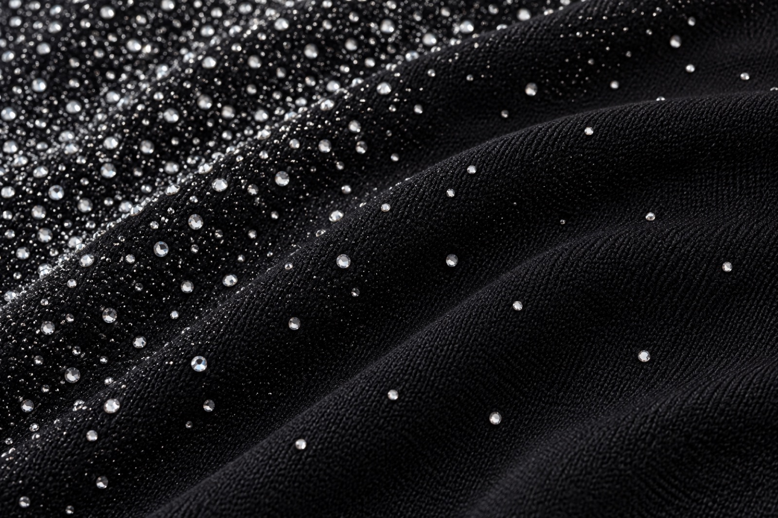 Gradient rhinestone embellishment